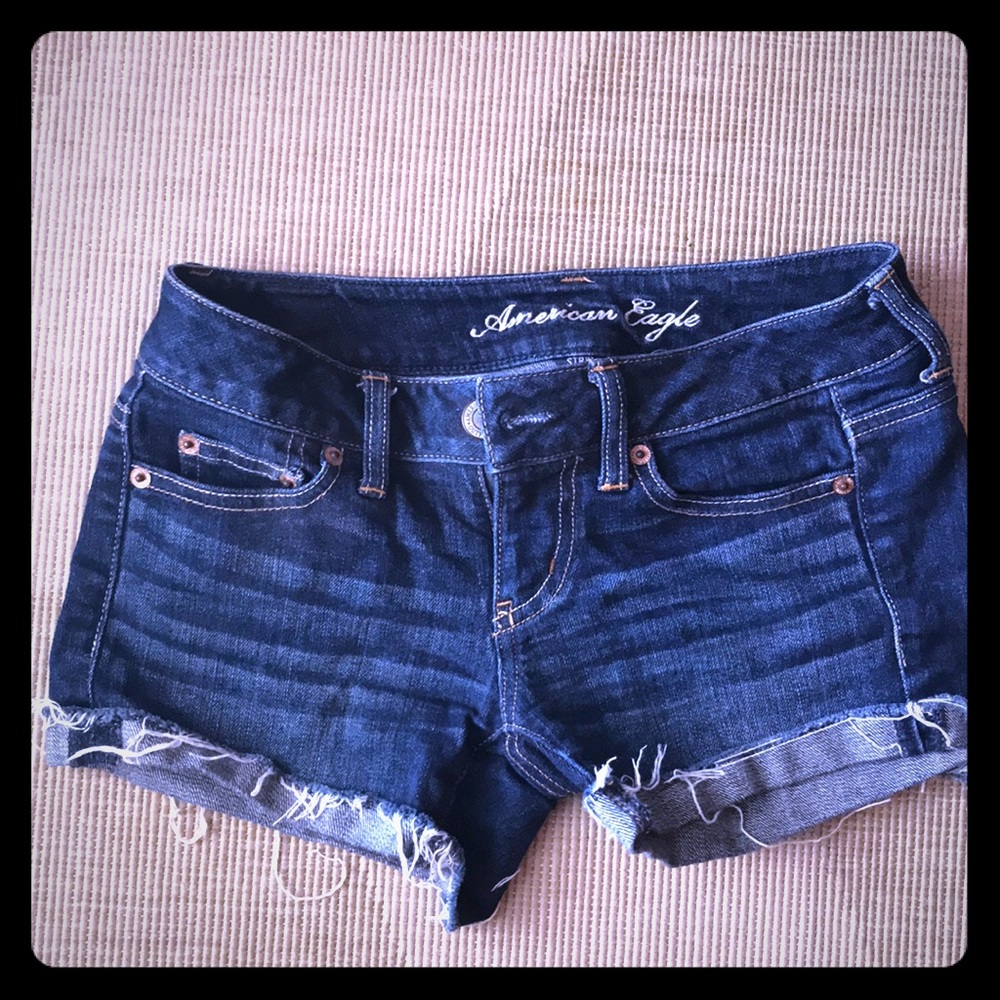 American Eagle dark wash jean shorts  size 00